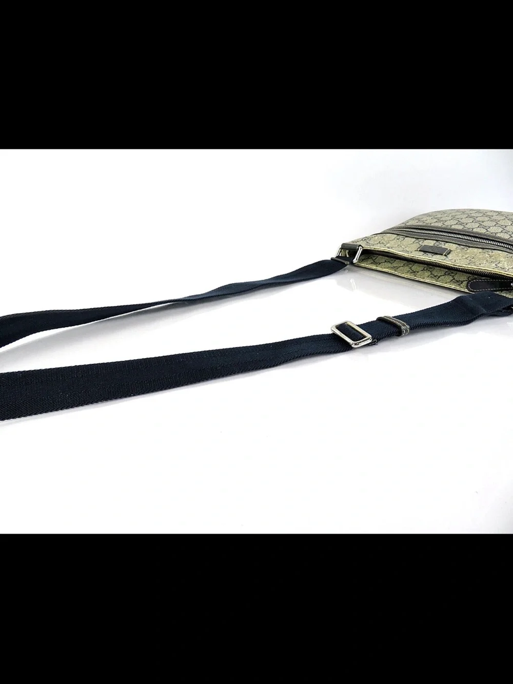 Gucci Beige and Black GG Supreme Messenger Bag
